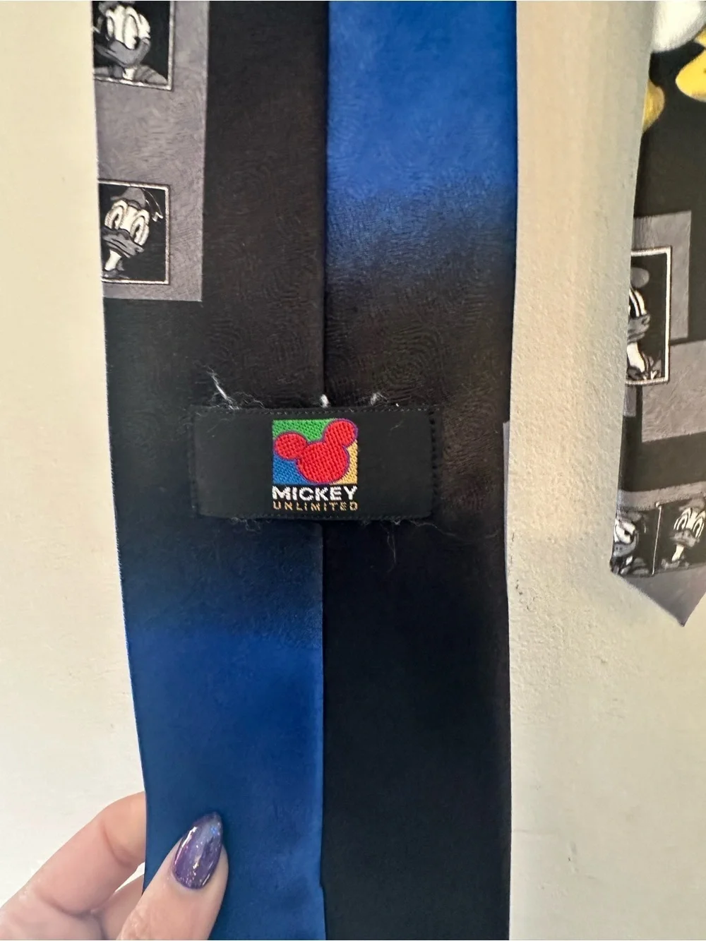 Vintage 90’s Disney Gray and Black Donald Duck Novelty Tie